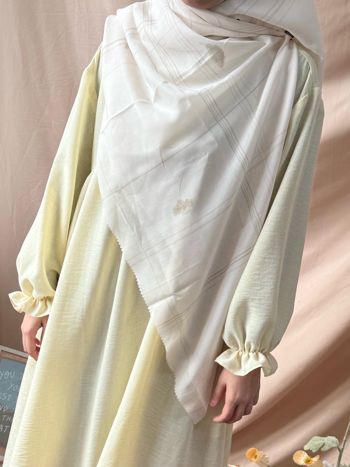 Grid Petals - Bawal
