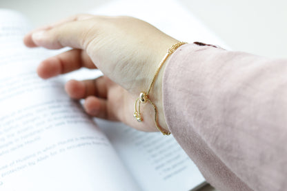 The Praised One • Under His Shade | Dainty Bracelet ✨