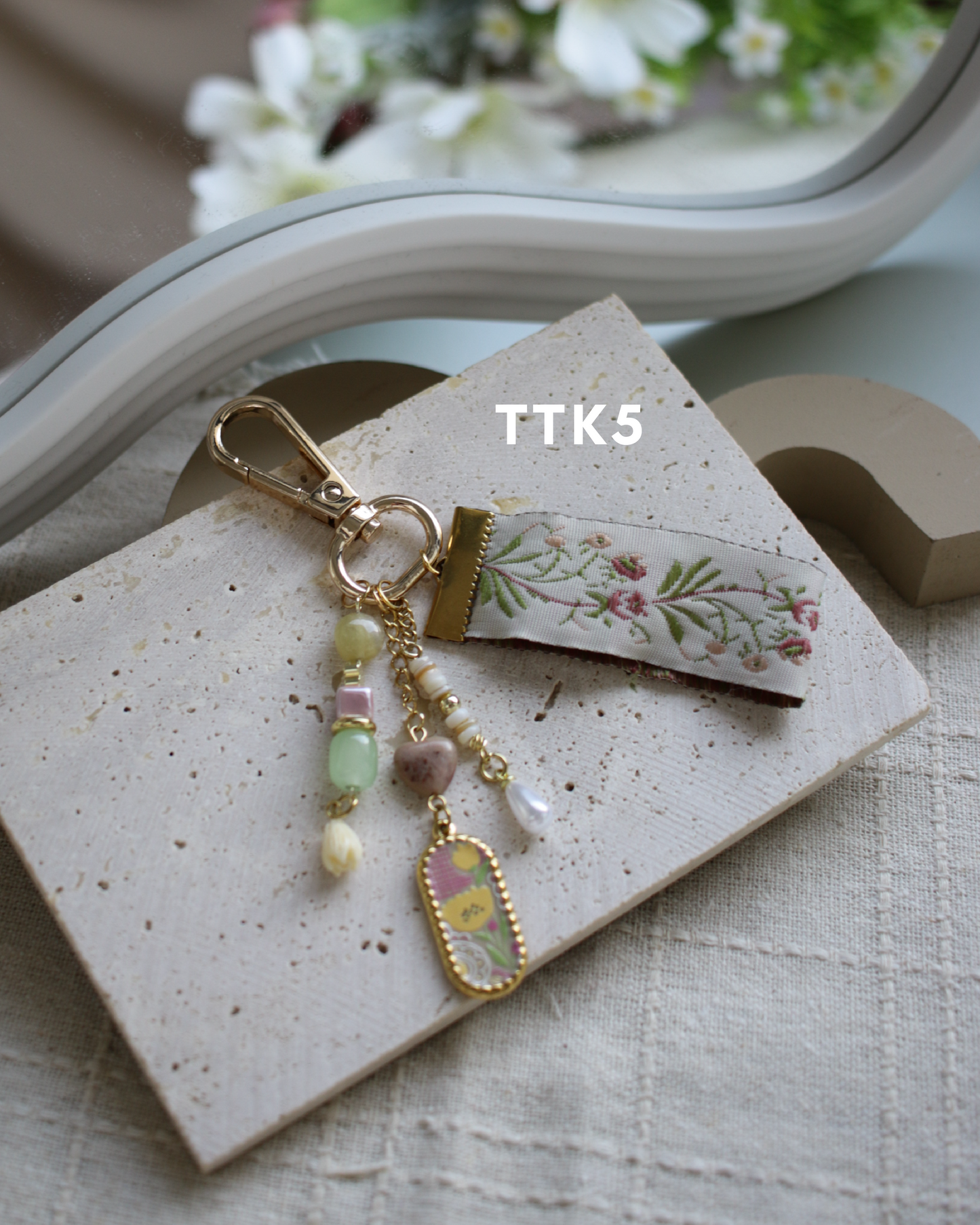 Trinket Treasures • Keychain ✨