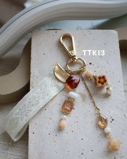 Trinket Treasures • Keychain ✨