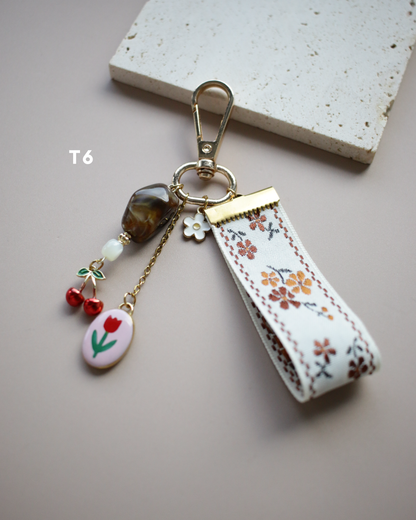 Trinket Treasures • Keychain ✨